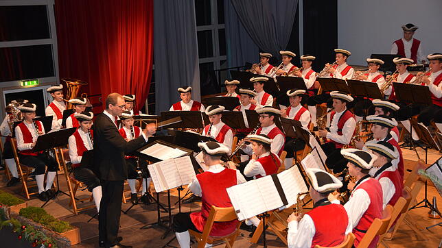 Die Knabenmusik Meersburg spielte im zweiten Teil des gemeinsamen Konzertabends mit der Stadtkapelle in der Sommertal-Festhalle. ...