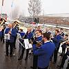 Im Dezember 2018 spielen die Musiker des Musikvereins Behla bei Eiseskälte im Jacket. Damals wurde die Ortsumgehung Behla feierlich ...