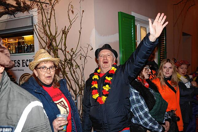 Bild 8: Große närrische Sause beim Seenarrentreffen 2024 in Allensbach