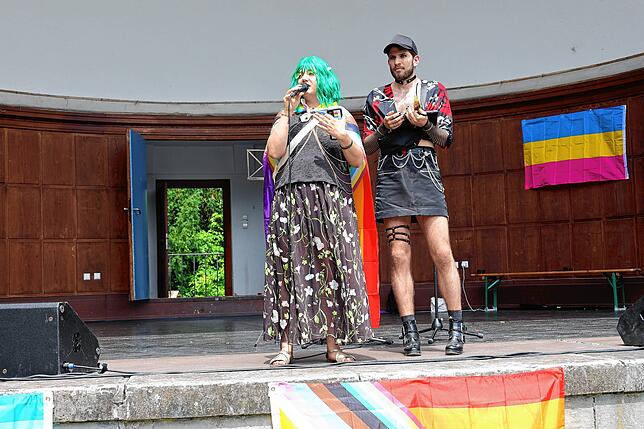 Bild 25: Fotos vom CSD 2025 in Konstanz: Bunte Flaggen, ausgefallene Outfits und klare Statements