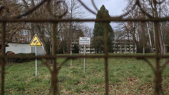 Noch gilt hier Betreten verboten, schon bald könnten die Bagger anrücken: Im Büdingenpark soll ein Nobelhotel entstehen. Nach 29 Jahren ...