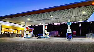 An dieser Tankstelle in Dogern kommt es Anfang April zu einem schockierenden Angriff mit einem Messer, bei dem ein 37-Jähriger ...