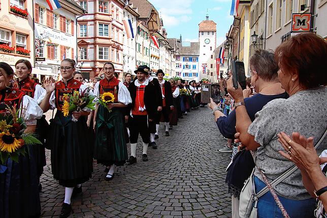 Bild 17: Waldshuter Chilbi 2025: So viel Freude macht der Festumzug in der Kaiserstraße - die schönsten Bilder