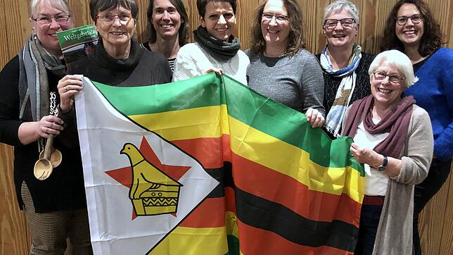 Das Weltgebetstag-Team (von links): Sabine Gerteis, Angelika Ebel, Steffi Berner, Cordula Tomm, Maggi Weh-Berger, Ines Zeller, Ursula ...