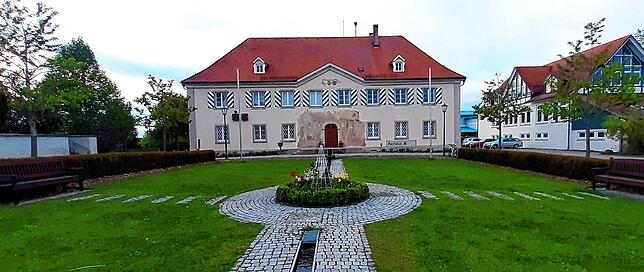 Im Rathaus in Herdwangen wird der Archivraum saniert und es kommen zwei neue Büroräume hinzu. Im Haushalt sind dafür 120&nbsp;000 Euro ...