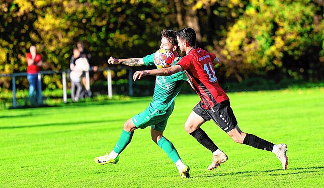 Bild 2: Unsere Bildergalerie von Bezirksligaspiel zwischen dem FC Bodman-Ludwigshafen und dem TSV Aach-Linz