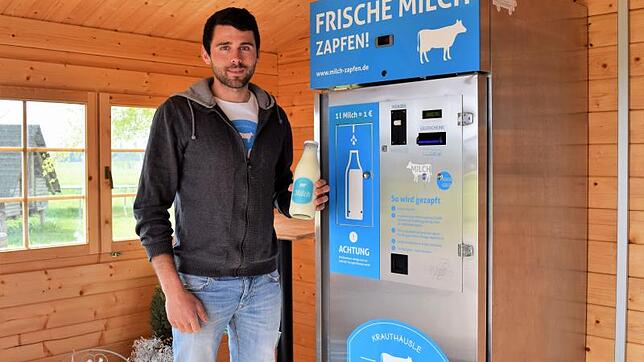 „Frische Milch aus dem Automaten – in der Form und in dem Geschmack gibt es sie nicht an jeder Ecke“, sagt Klaus Epting, der den Bereich ...