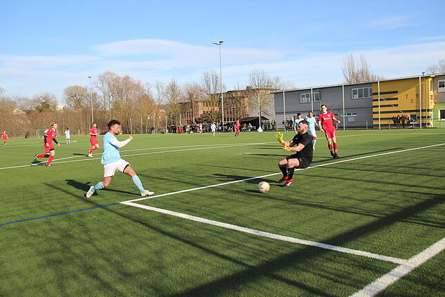 Bild 2: Die besten Bilder vom Testspiel des TSV Konstanz gegen die SpVgg Allmannsdorf