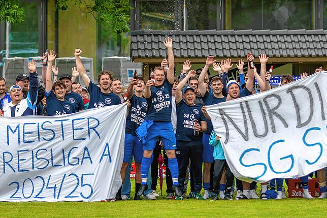 Bild 11: SG Stühlingen/Weizen siegt 5:1 beim FC Geißlingen und feiert den  Meistertitel – wir haben Fotos!