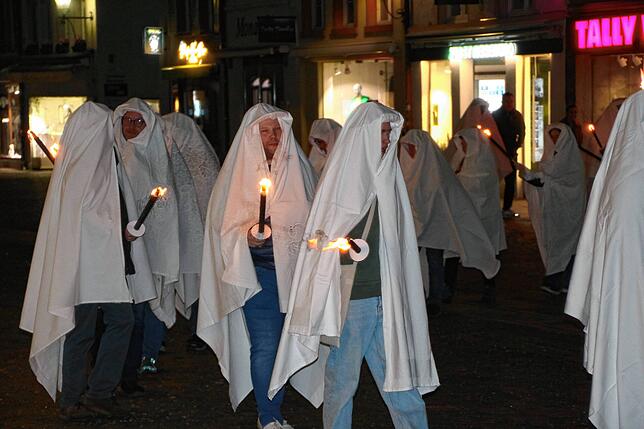 Bild 2: Fasnacht in Waldshut: Die Narren feiern mit schaurig-schönem Abgesang – Ein unvergesslicher Höhepunkt