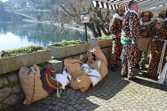 Bild 9: Narrolauf in Laufenburg 2025: Diese Bilder zeigen den farbenprächtigsten Umzug des Jahres!