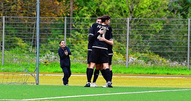Bild 33: FC Zell besiegt den SV Waldhaus mit 3:0 – und wir haben Bilder!