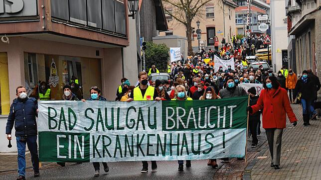 Rund 500 Meter lang war der Demonstrationszug, der sich durch die Straßen von Bad Saulgau schlängelte.