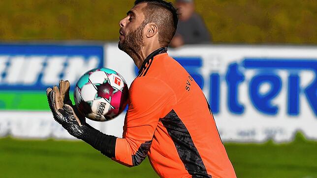 Rückhalt: Der Laufenburger Torwart Raphael Scherzinger will seinen Kasten am Samstag in der Partie gegen den FC Freiburg-St. Georgen ...