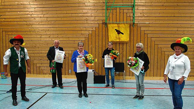 Große Ehrungen bei der Bengelschiesser-Zunft Böhringen (von links): Elferrat Thomas Giesinger, die neuen Ehrenmitglieder Manfred ...