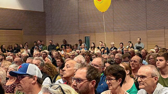 Volles Haus und viele Fragen: Gut 500 Menschen aus Hohentengen und Umgebung waren bei der Infoveranstaltung dabei.