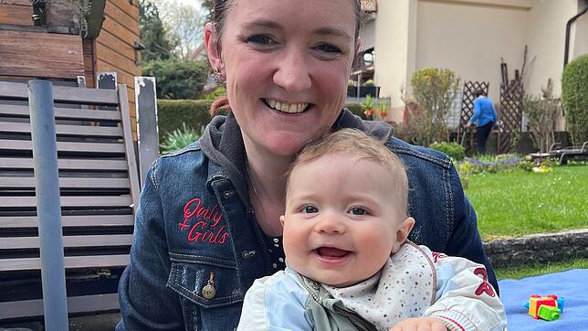 Miriam Uhrig aus Villingen und ihr Sohn Collin. Die Familie ist froh: Für den Herbst haben sie die Zusage für ihre Wunsch-Kita erhalten.