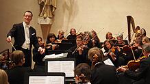 Chefdirigent Achim Fiedler und das Sinfonieorchester Villingen-Schwenningen begeistern im Villinger Franziskaner mit einem prächtigen ...
