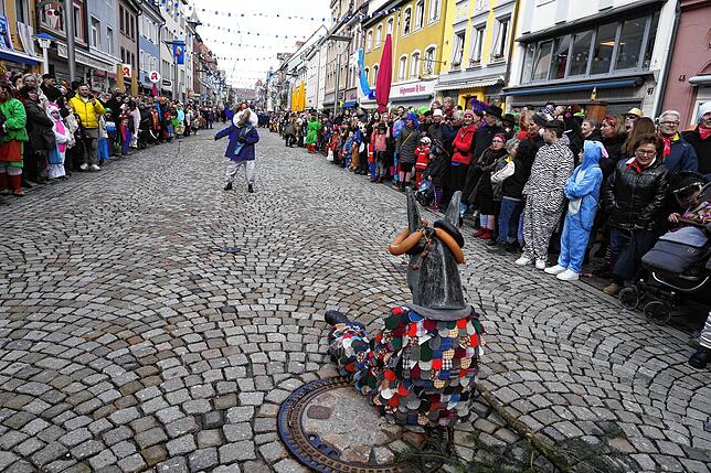 Bild 16: Die besten Bilder vom Schmutzigen Donnerstag in Donaueschingen: Kinderumzug begeistert!