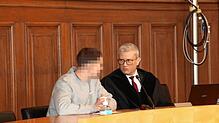 Hat er in einem Haus in Tuttlingen mit Benzin einen Brand ausgelöst und Menschen in Lebensgefahr gebracht &ndash; und wenn ja, warum? ...