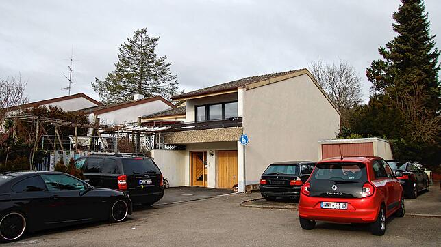 Eine Explosion in der Zwischen-Wegen-Straße in Hilzingen sorgte vergangene Woche für einen Großeinsatz für Feuerwehr, Polizei und ...