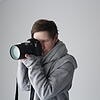 Carmen Brockhammer ist Krankenschwester und Fotografin. Sie fotografiert verstorbene Babys und schafft den trauernden Eltern so die ...