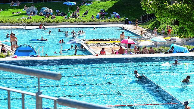Das Tennenbronner Freibad „Badschnass“ ist nicht nur bei Kindern beliebt. Bilder: Werner Müller
