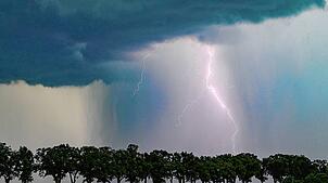 Der Deutsche Wetterdienst warnt die Bevölkerung vor Unwettern – doch das ist nicht immer einfach.