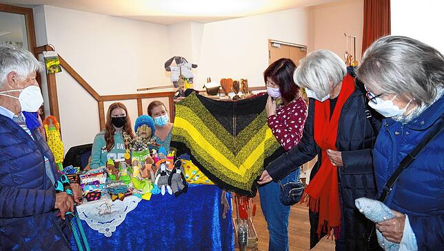 Bild 1: Kreative Ideen rund um Ostern: Hunderte Besucher beim Kunsthandwerkermarkt