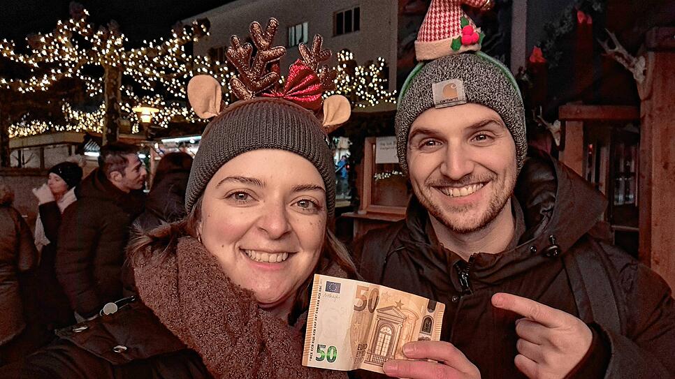 Die Reporter Nathalie Metzel und Tony Marquardt testen die Bodenseeweihnacht in Friedrichshafen.