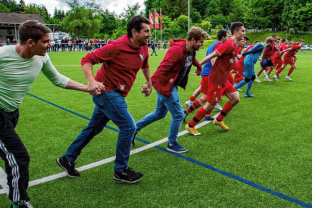 Bild 11: FC Bergalingen feiert den Titel durch einen 3:2-Sieg gegen den SV Buch II &ndash; und wir haben Bilder!
