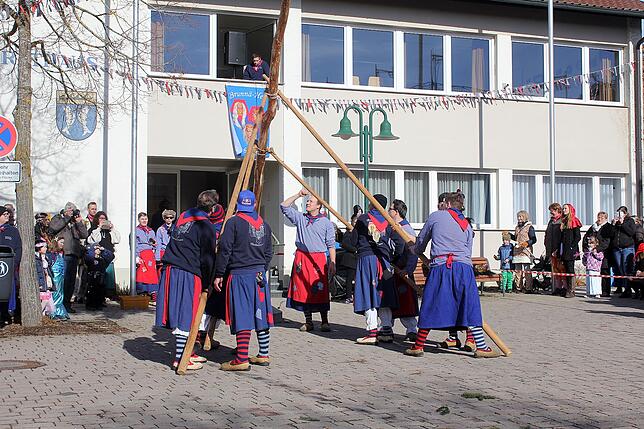 Bild 19: Bilder vom Rathaussturm und Narrenbaumstellen in Ober- und Unterbaldingen