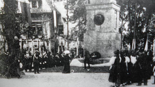 Das Denkmal für Großherzog Friedrich I. enthüllt sein Sohn und Nachfolger Friedrich II. am 21.¦Juni 1914. Bild: Archiv Thomas Mutter