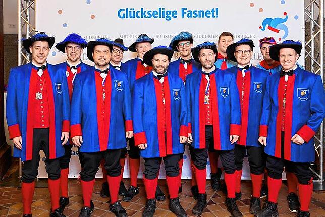 Bild 1: Gute Laune vor der SÜDKURIER-VIP-Wand bei der Fernsehfasnacht