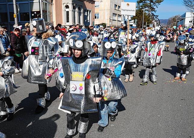 Bild 40: Fastnachtsumzug Radolfzell 2025: Alle Bilder vom farbenfrohen Spektakel