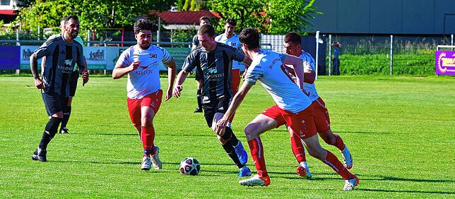 Bild 46: SV Jestetten gewinnt Kellerderby mit 2:1 gegen den FC Hochrhein – und wir haben Fotos!