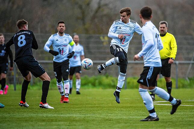 Bild 1: SV Obersäckingen beendet Serie des SV Eschbach mit 2:1 &ndash; und wir haben Bilder!