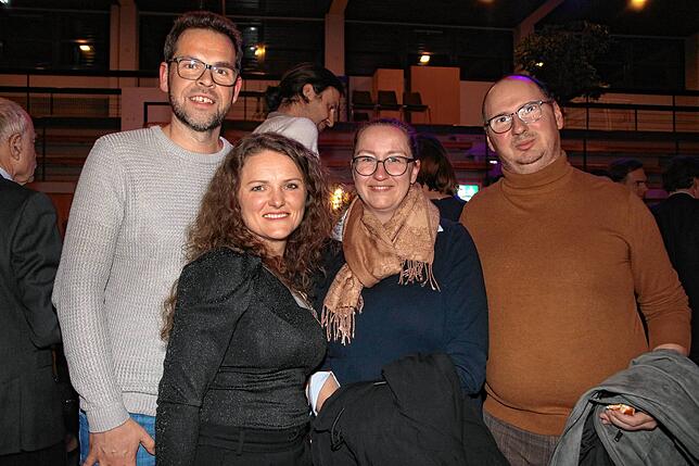 Der neue Schulleiter der Christlichen Schule Waldshut, Patric Siemens mit seiner Frau Tina sowie Andrea Thoß und Christian Werner.