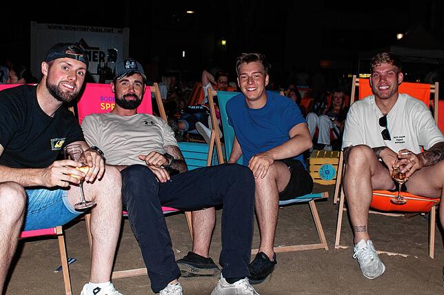 Bild 5: Jubel-Fotos vom Public Viewing: So feiert Überlingen den Achtelfinalsieg (2/2)