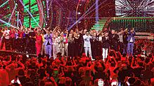 Die Stars im Konfettiregen kurz vor Mitternacht: Das Finale der Aufzeichnung von „Die Giovanni Zarrella Show“ mit mehr als 20 Größen aus ...