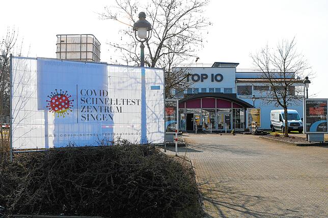 Auf dem Top10-Parkplatz können sich Menschen ab Samstag auf Corona testen lassen und dafür zwischen einem Schnell- und dem genaueren ...