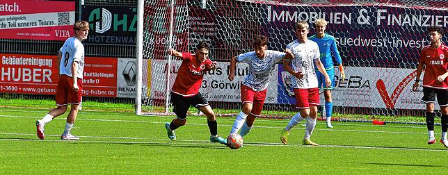 Bild 9: Die SG FC Wehr/Bergalingen startet mit einem 3:1-Sieg ins Abenteuer Verbandsliga &ndash; wir haben Fotos!