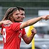 Doppelpack: Tammo Heinzler (vorn, mit Daniel Guznenko) hatte mit zwei Treffern einen wesentlichen Anteil am verdienten 3:0-Sieg des FC ...