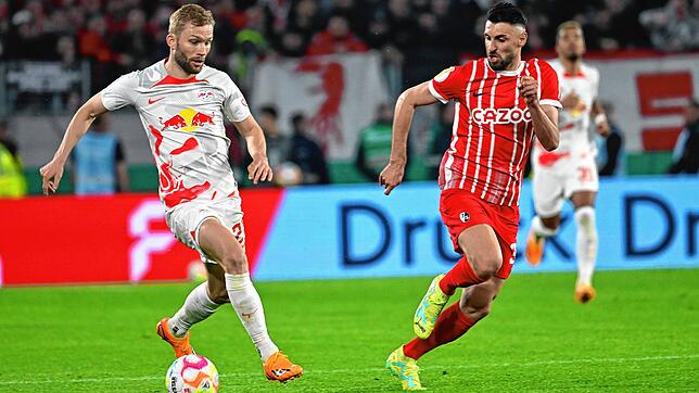 Konrad Laimer (RB Leipzig, links) und Vincenzo Grifo (SC Freiburg).