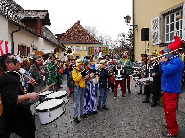 Bild 6: Bilder vom Schmotzigen in Hilzingen: Fasnacht 2025 mit buntem Treiben!