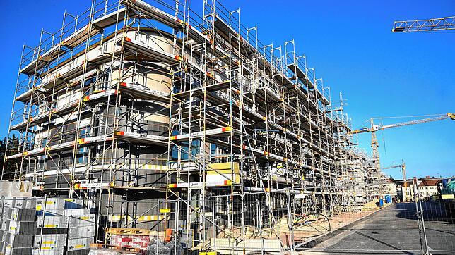 Während das Quartier &bdquo;Oberer Brühl&ldquo; noch geplant wird, läuft die Wohnbebauung im benachbarten &bdquo;Richthofen-Park&ldquo; ...