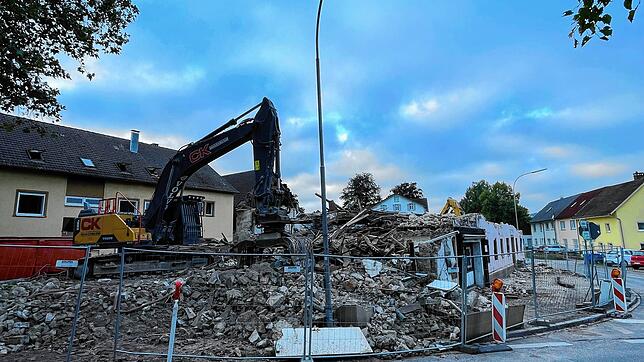Die Reste des ehemaligen Gasthauses &bdquo;Kreuz&ldquo; in Brennet, in dem Mitte des 19. Jahrhunderts schon Victor von Scheffel gezecht ...