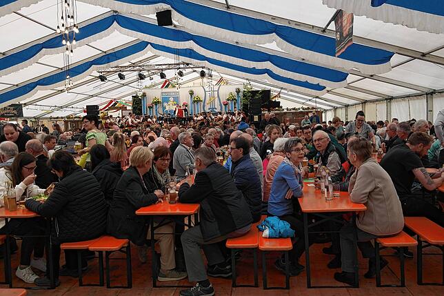 Bild 6: Bilder vom Sonntagsfrühschoppen beim Blütenfest in Oberteuringen