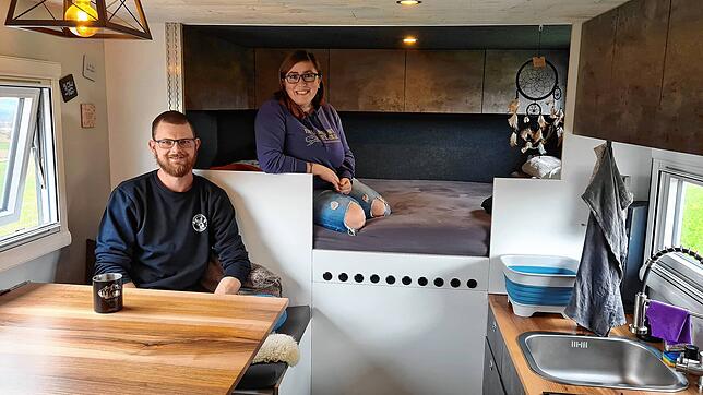 Gemütlich: Auf 11,5 Quadratmetern haben Juliana und Mike Hampe alles, was sie zum Leben brauchen.