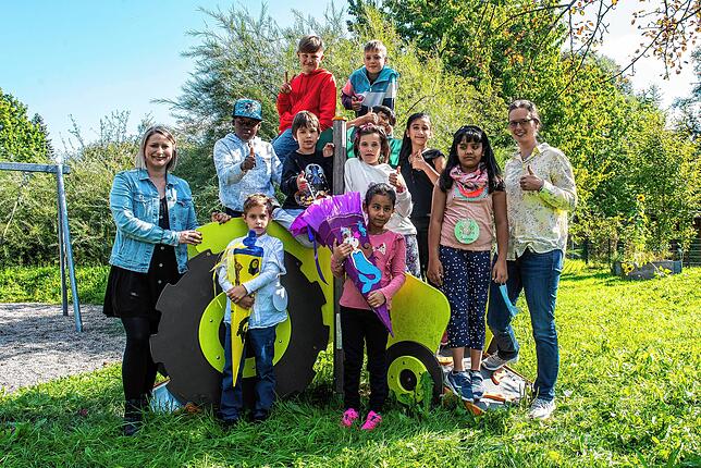 August-Friedrich-Osswald-Schule, Friedrichshafen: Für weitere Erstklässler beginnt der neue Lebensabschnitt in der Familienklasse, ...